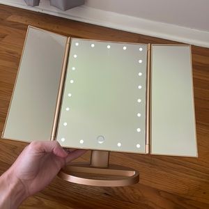 Light up golden mirror set